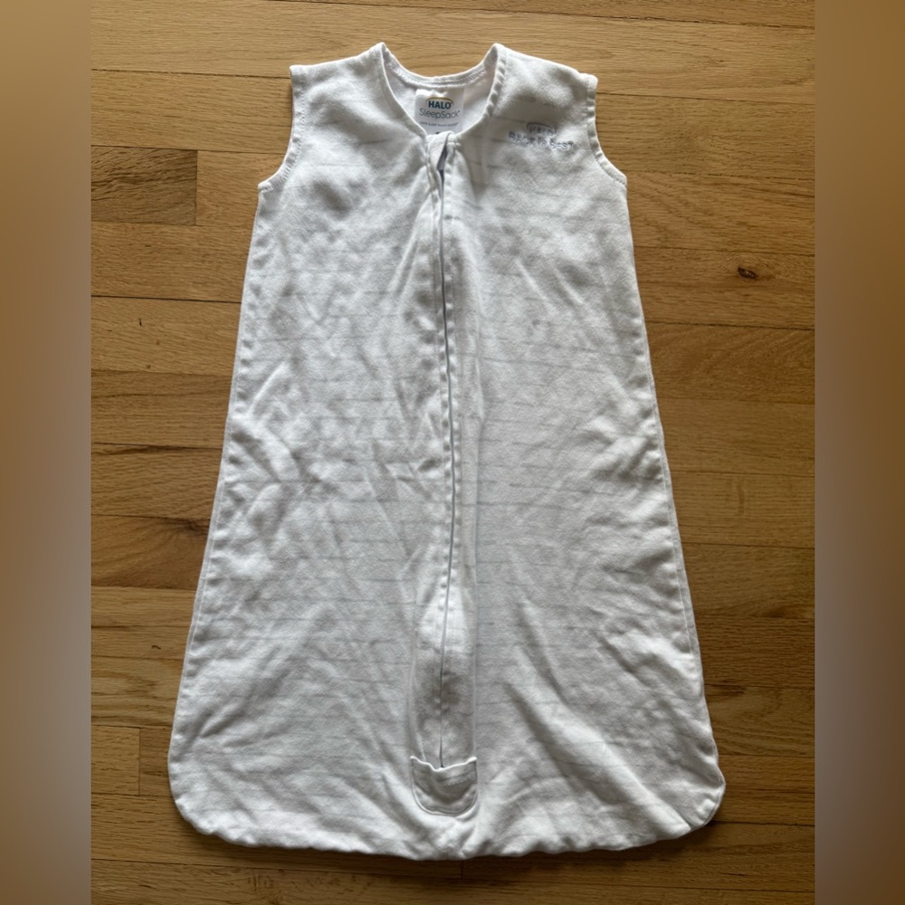 Halo Sleep Sack Gray striped Size small 0-6 mo 10-18 lbs